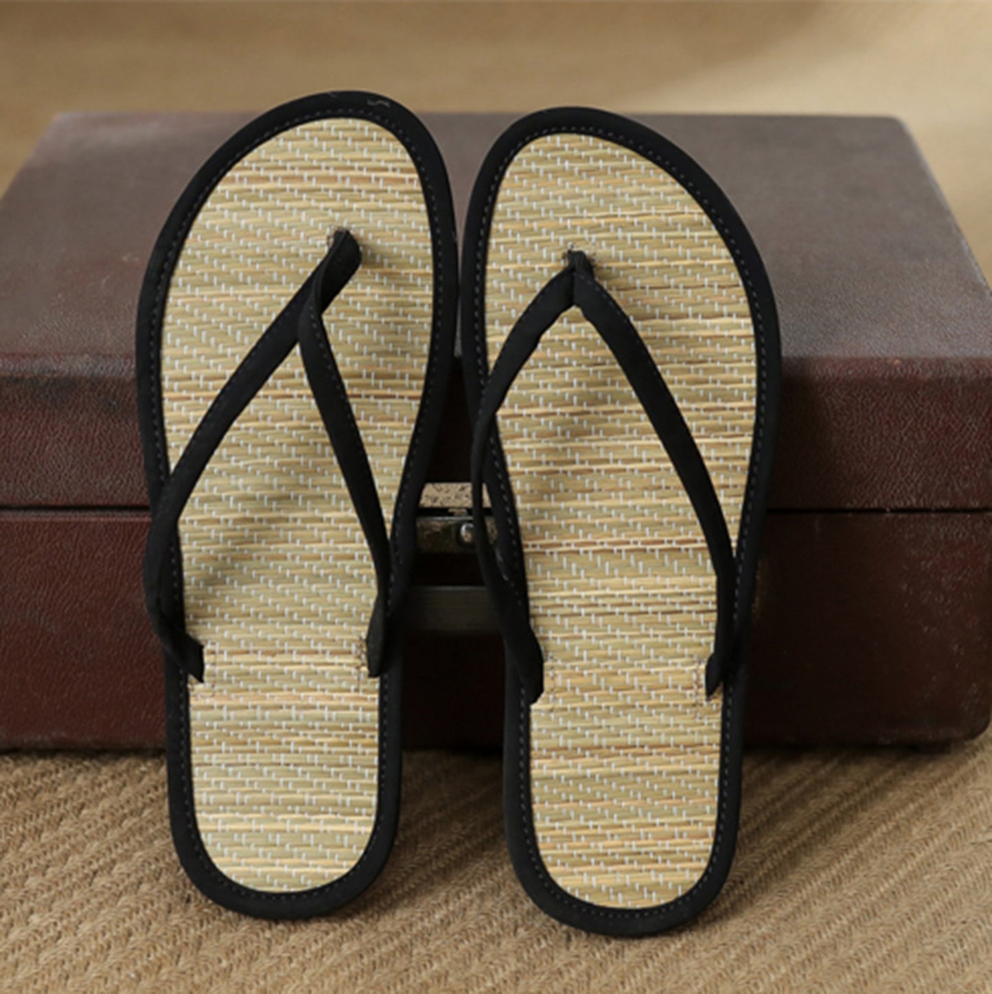 Women Flat Flip-flops Slippers Comfortable Non-slip Sandals Bamboo Rattan Flip Flop Home Bathroom Fashion Slippers Beach Slipper
